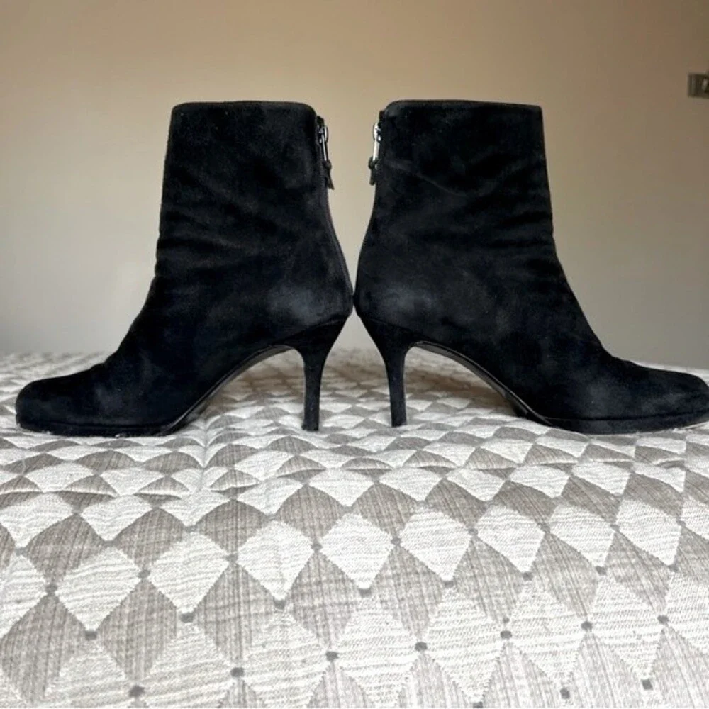 Stuart Weitzman‎ Black Suede Chic Heeled Ankle Boots Booties Back Zip Women 9.5